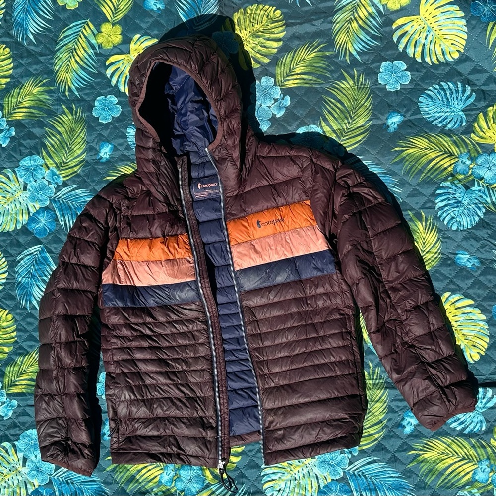 Cotopaxi Women’s Fuego Maroon Puff Jacket (Damaged)